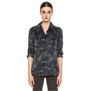 Equipment Brett Underground Camo Printed Button Down Blue‎ Blouse Women’s Small